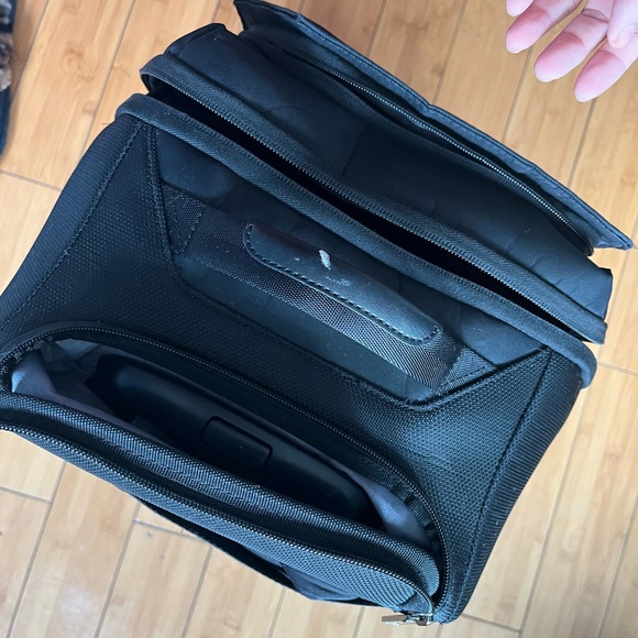 Samsonite Convertible Luggage - Picture 3 of 3